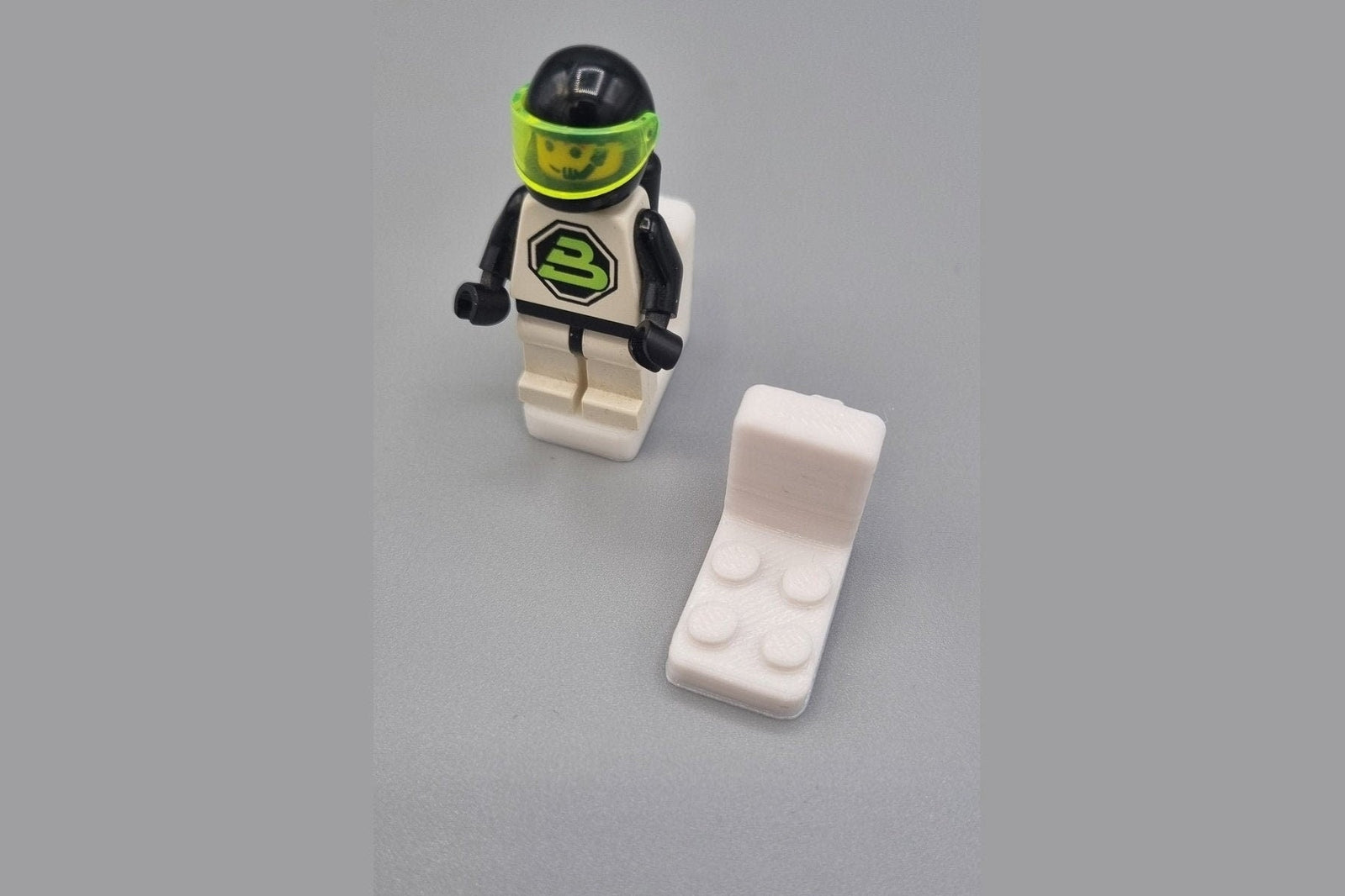 Minifigurenhalter Ikea Skadis "Lego"