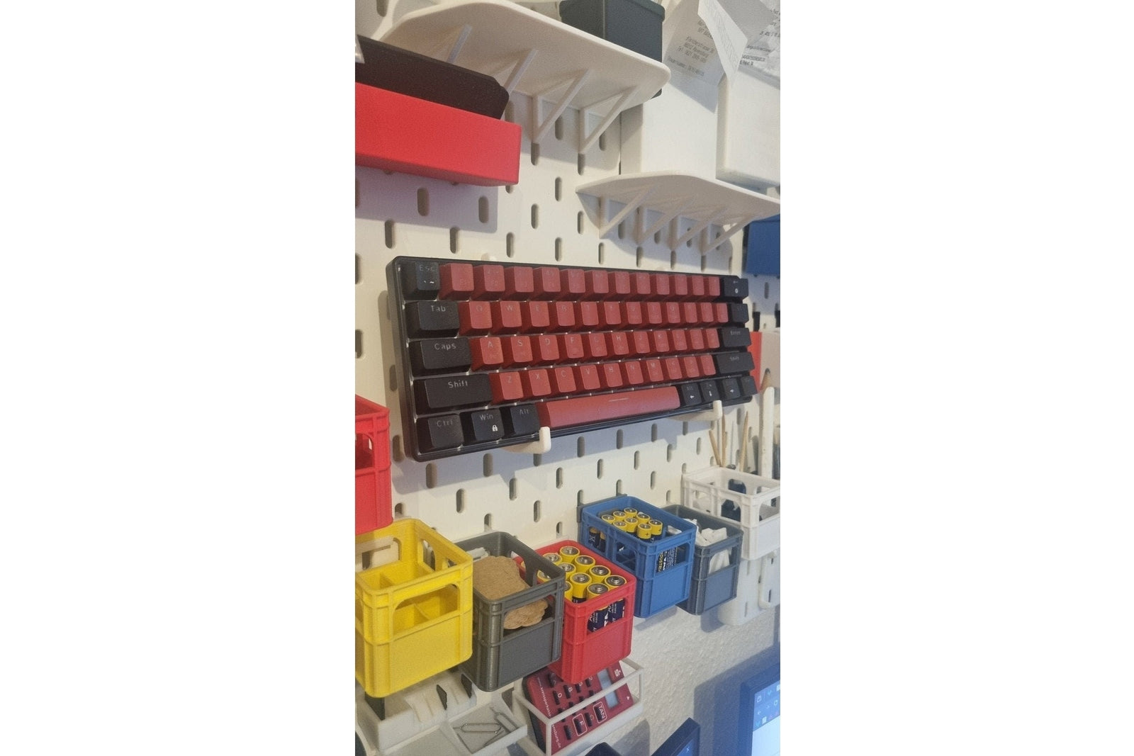 Tastaturhalter Ikea Skadis, Keyboard, Pegboard - Effiziente Organisation für Ihren Arbeitsplatz