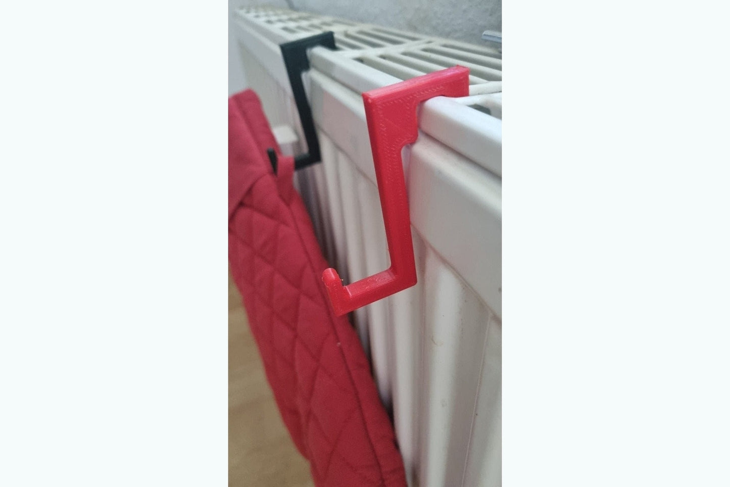 Haken für Heizkörper / Heizkörperhaken im Doppelpack