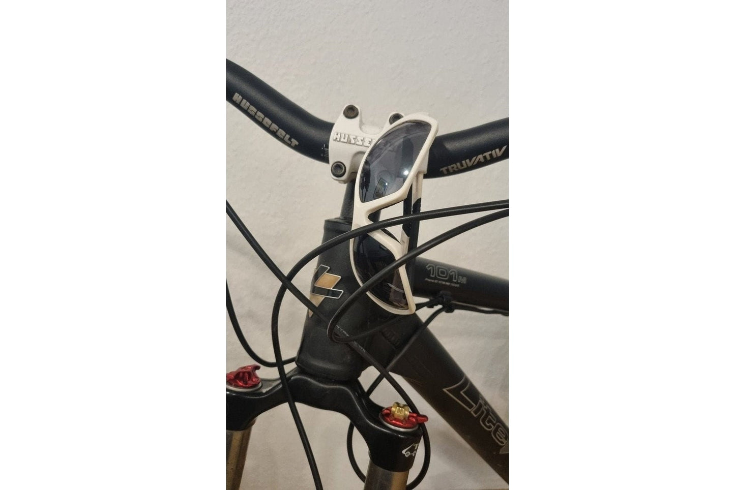 Brillenhalter für Fahrradlenker