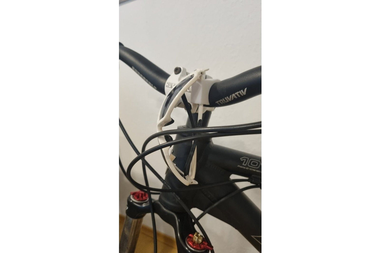 Brillenhalter für Fahrradlenker