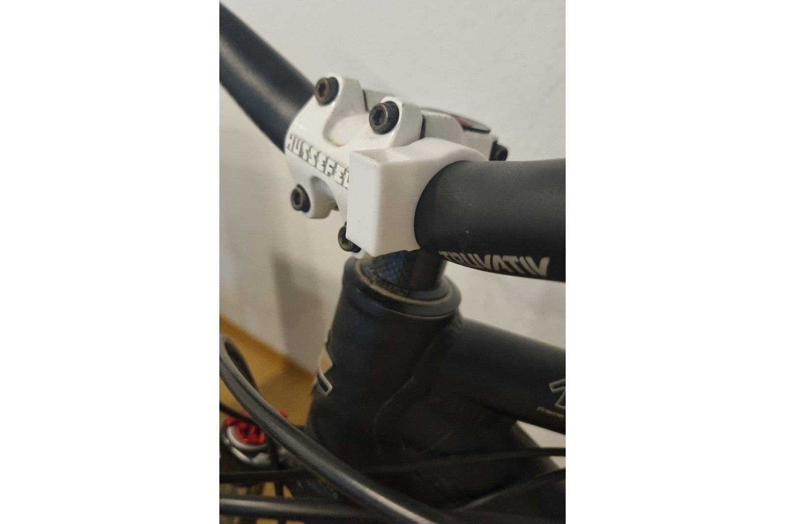 Brillenhalter für Fahrradlenker