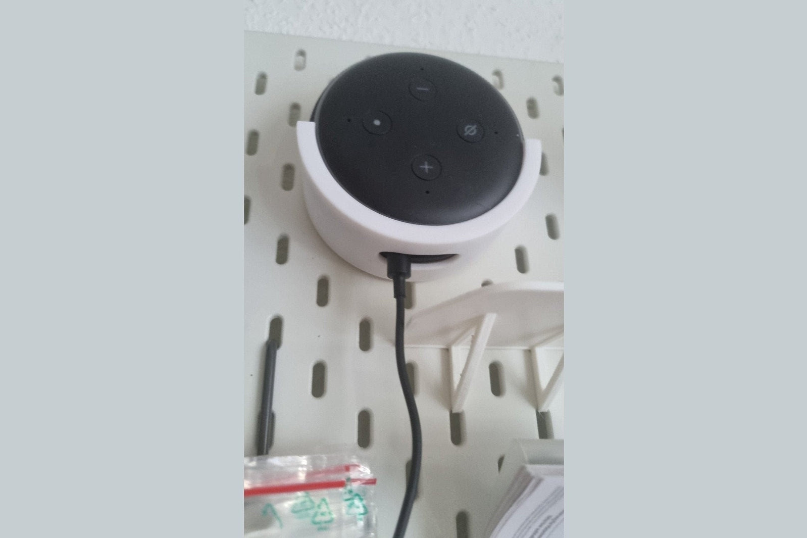 Echo Dot Halterung für Ikea Skadis
