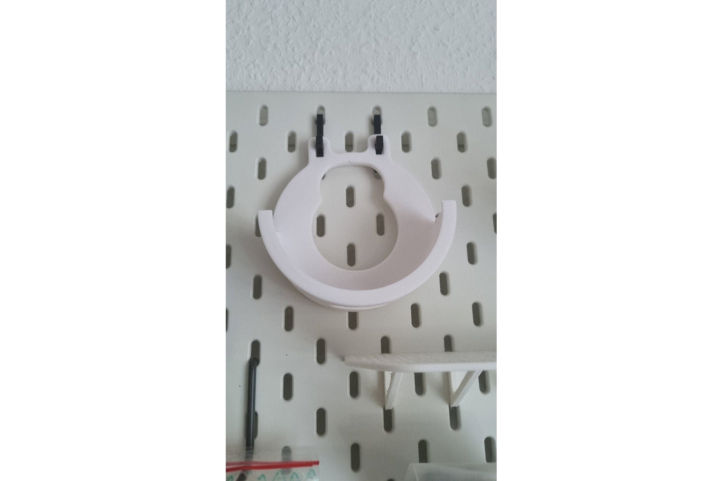 Echo Dot Halterung für Ikea Skadis