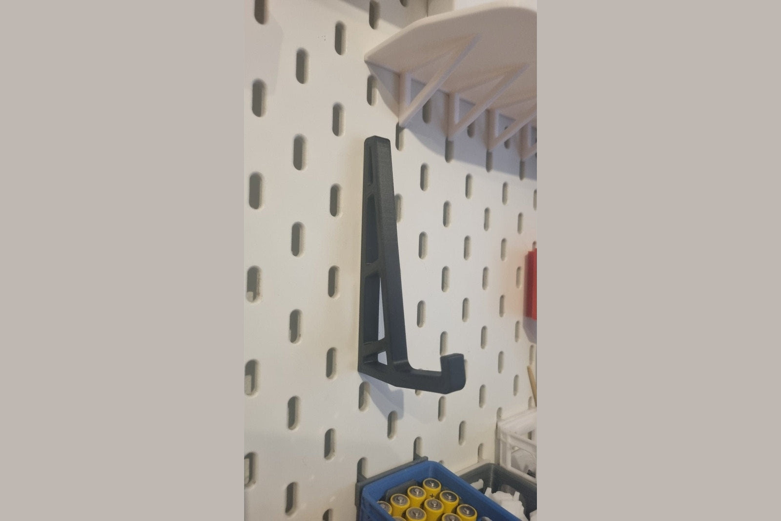 Tastaturhalter Ikea Skadis, Keyboard, Pegboard - Effiziente Organisation für Ihren Arbeitsplatz